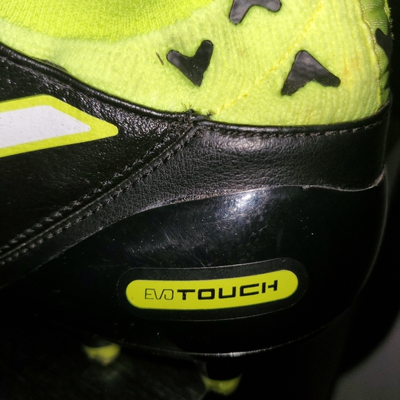 Puma evoTouch leather soccer shoe - Picture 3 of 8